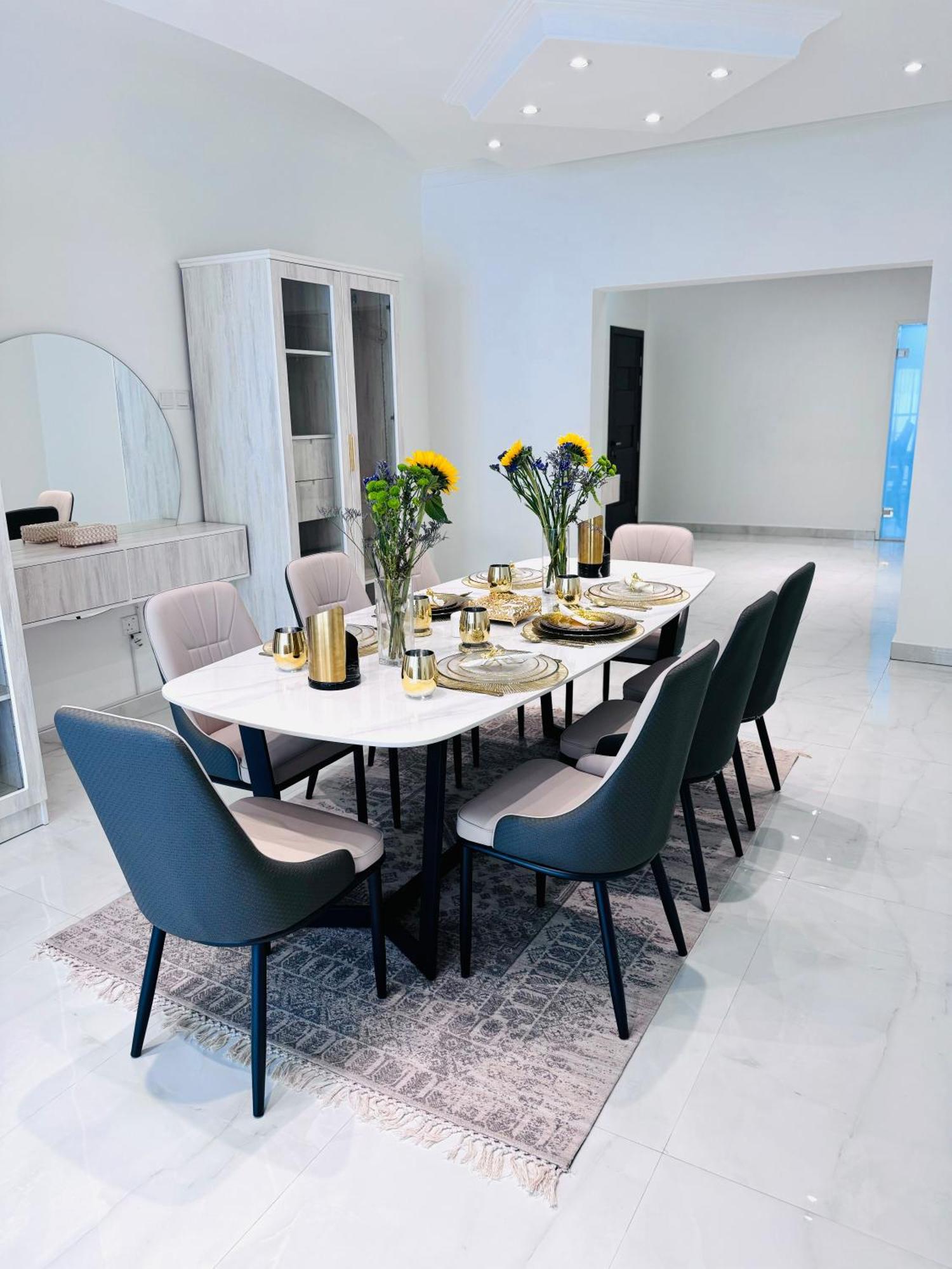Beautiful Private With Pool Dubai