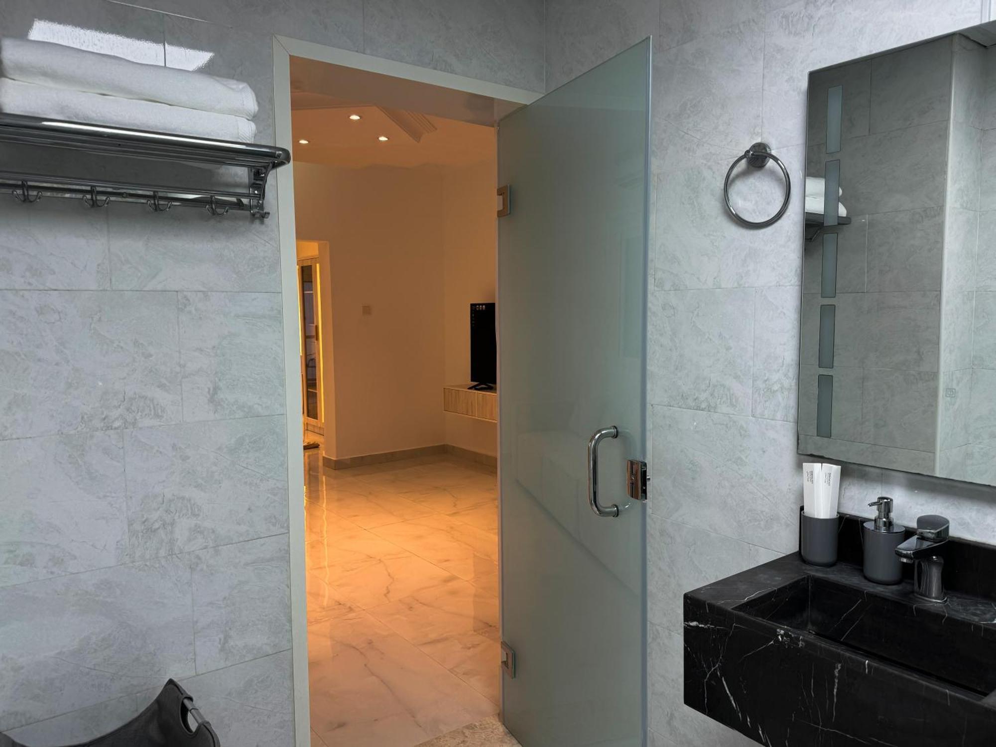 Beautiful Private With Pool Villa Dubai